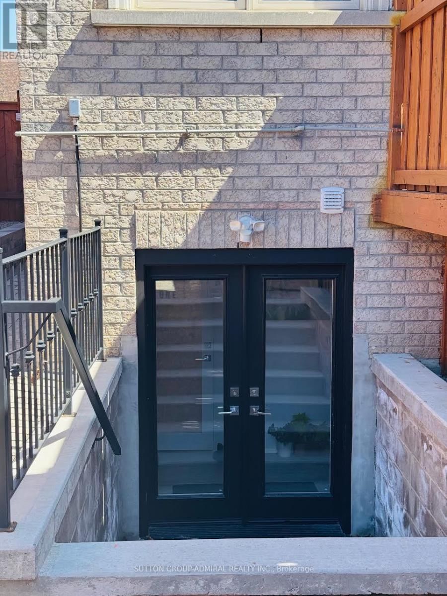Two - 112 THOMAS COOK AVENUE Image 25