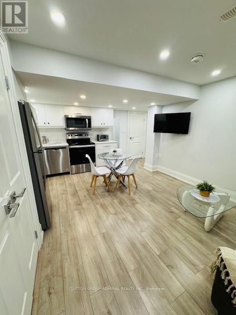 Two - 112 THOMAS COOK AVENUE Image 9