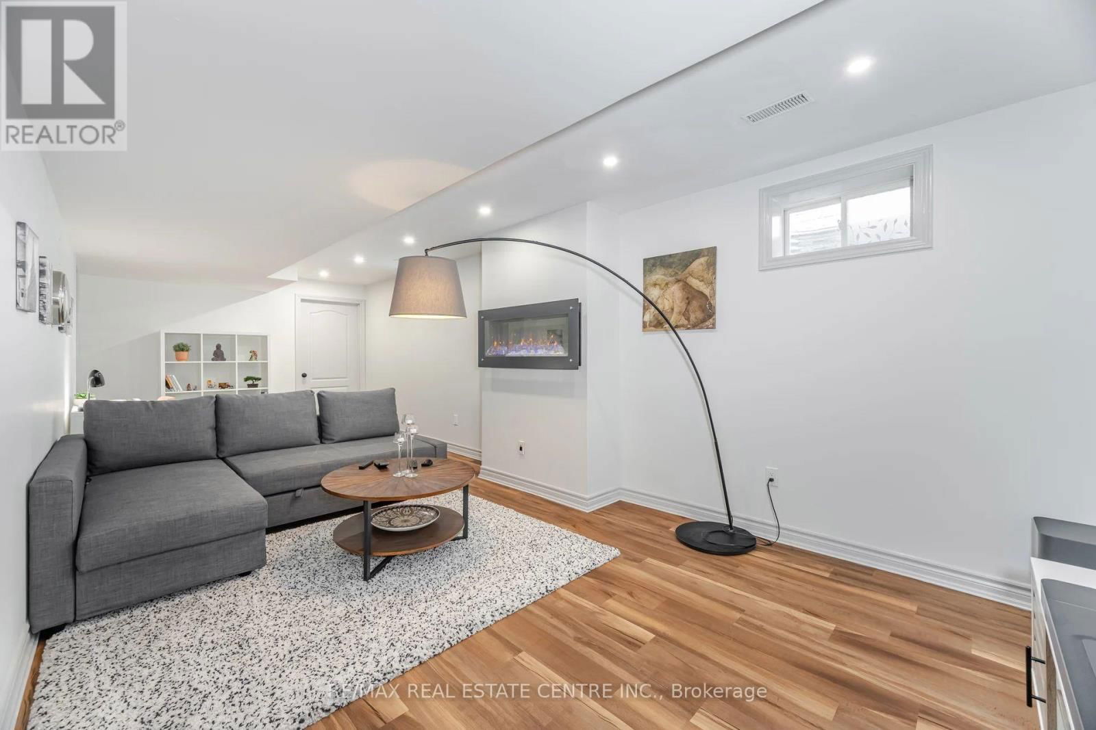 39 STONEHAM STREET Image 31