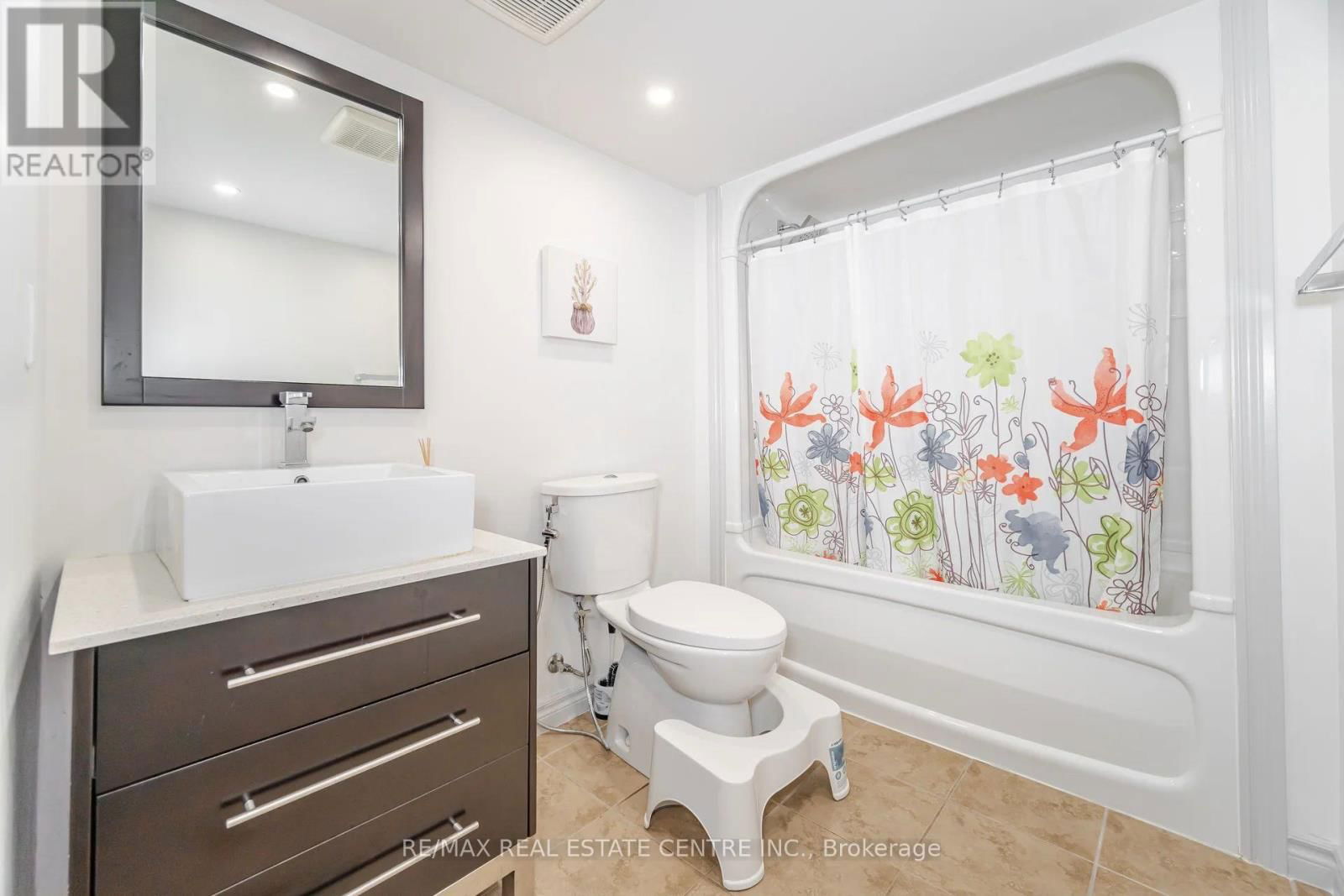 39 STONEHAM STREET Image 37