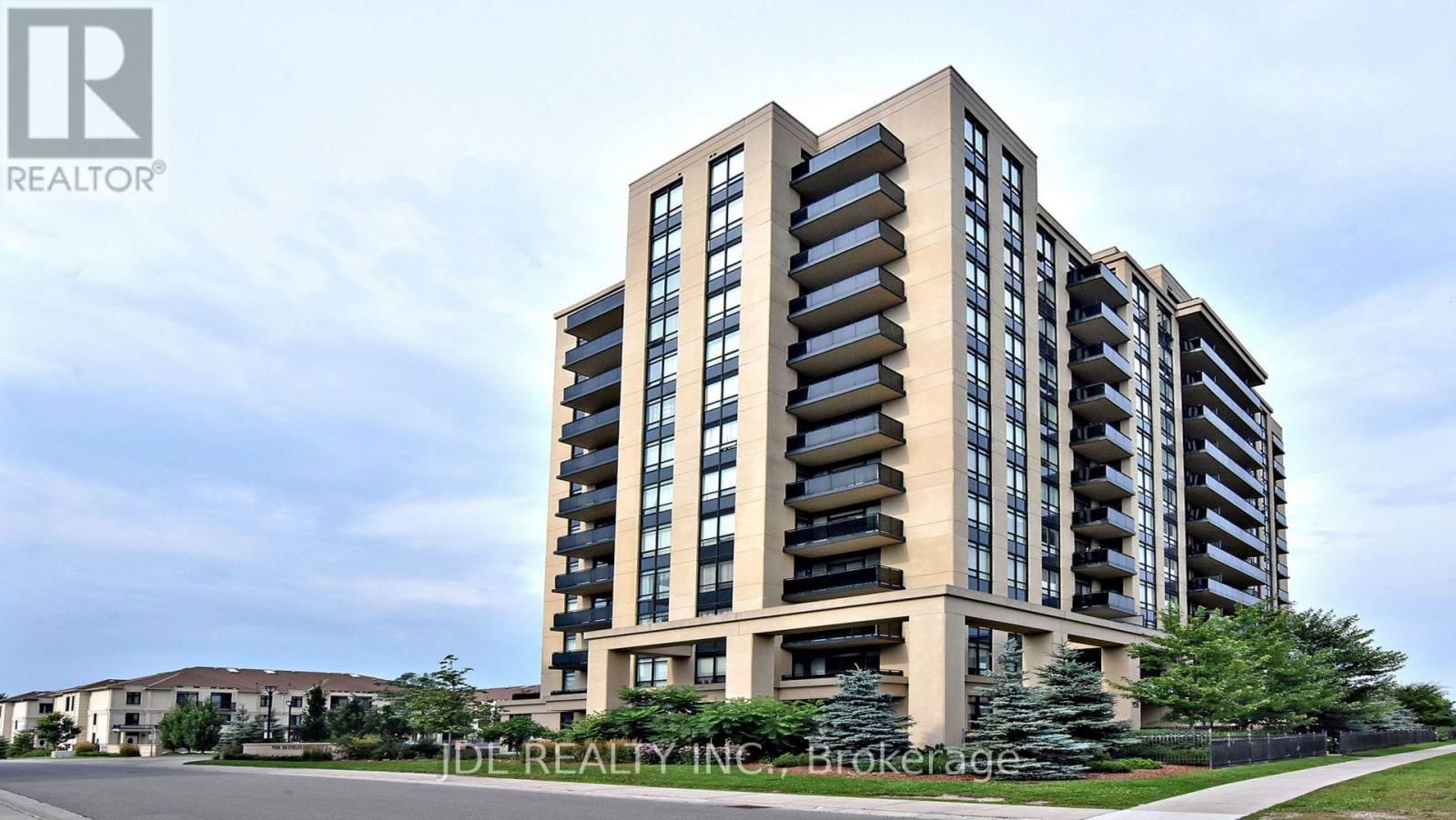 901 - 520 STEELES AVENUE WEST Image 1