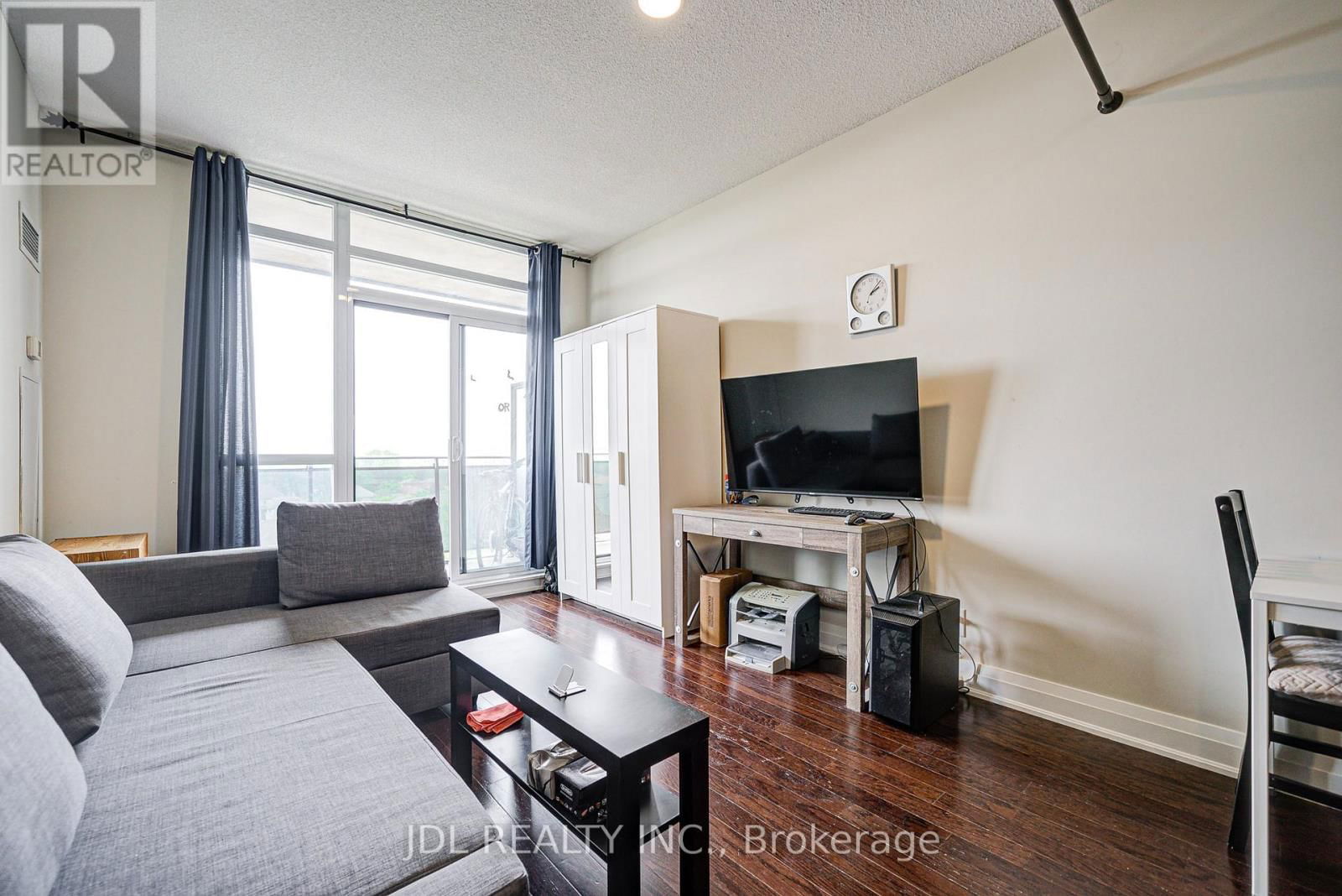 901 - 520 STEELES AVENUE WEST Image 16