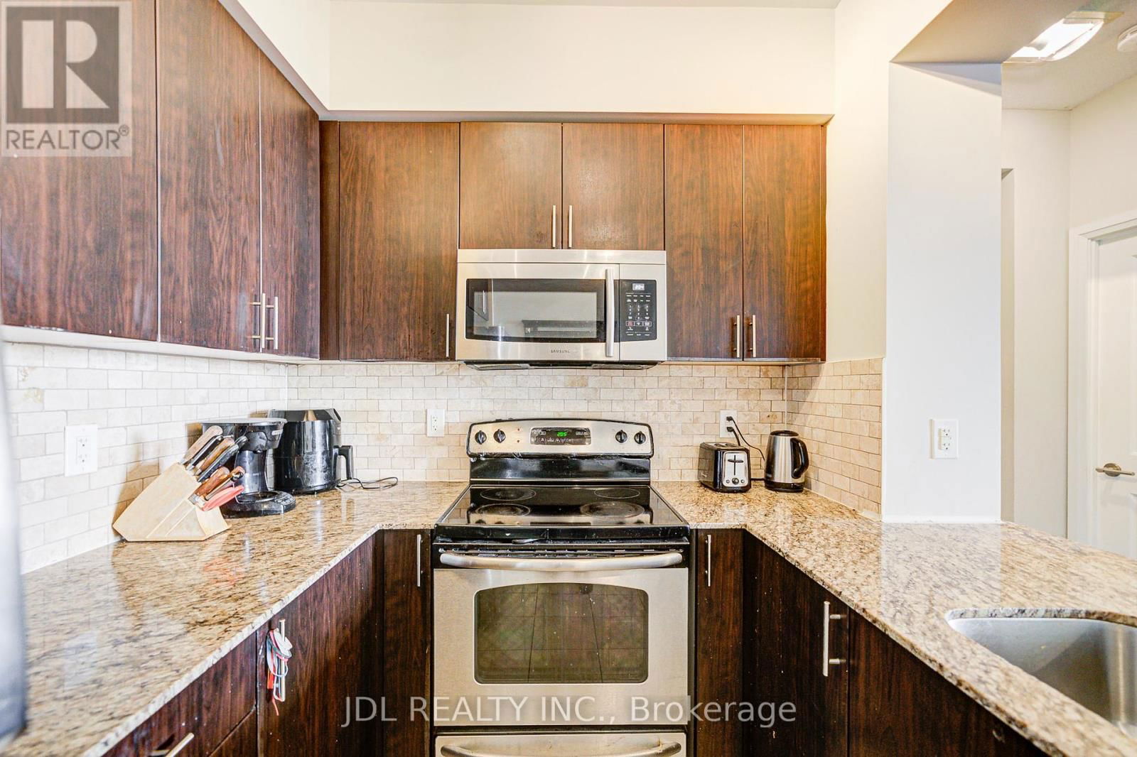 901 - 520 STEELES AVENUE WEST Image 9