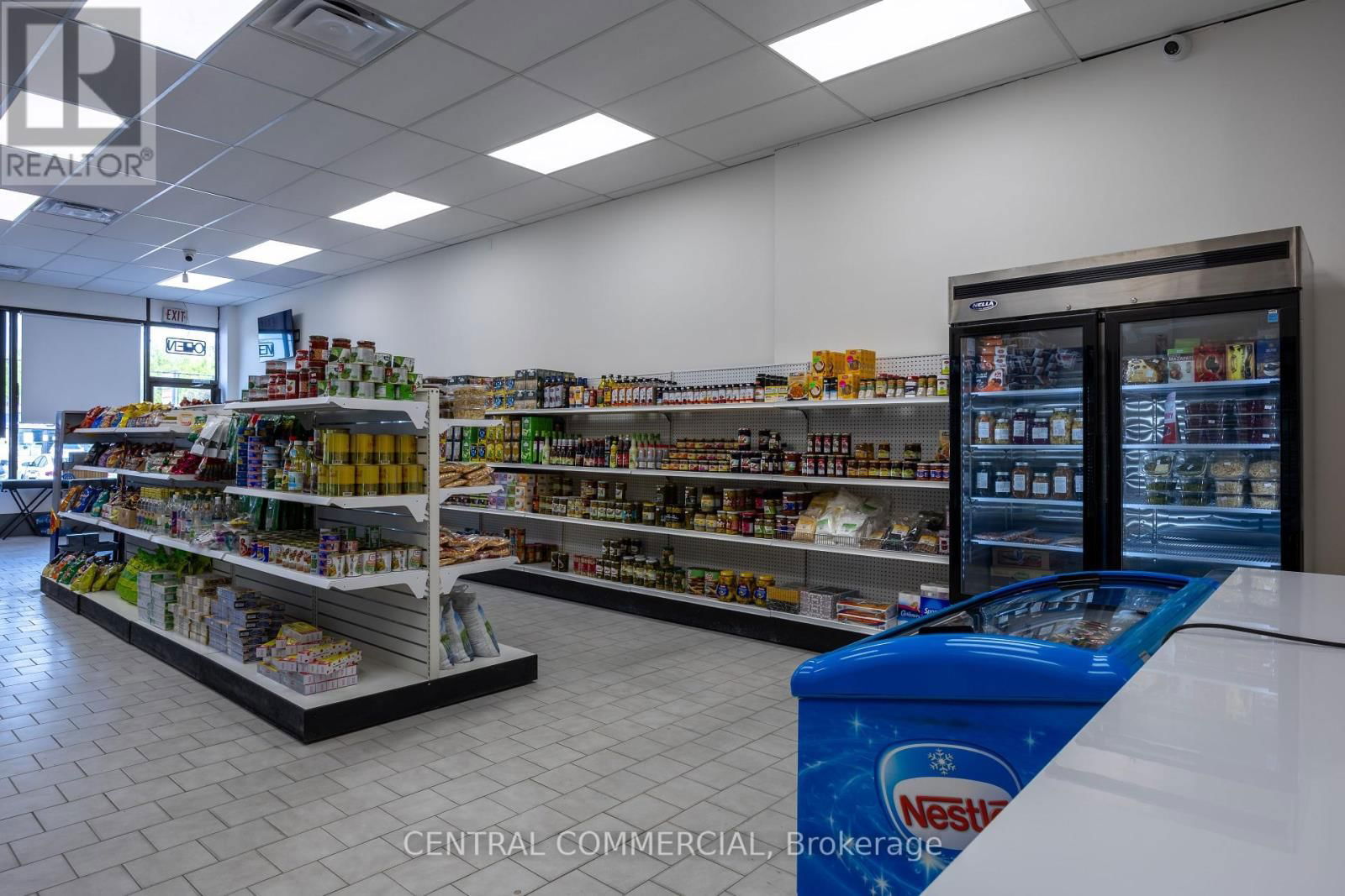 15461 YONGE STREET Image 10