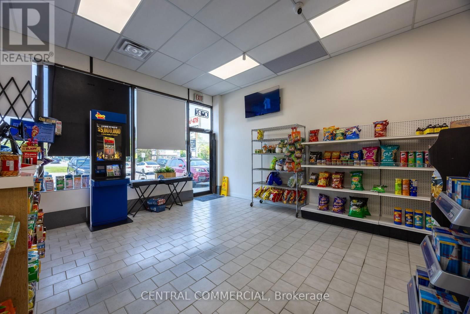15461 YONGE STREET Image 23