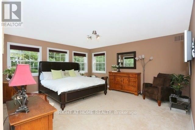 2 OAKVIEW PLACE Image 11
