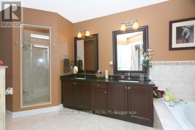 2 OAKVIEW PLACE Image 12
