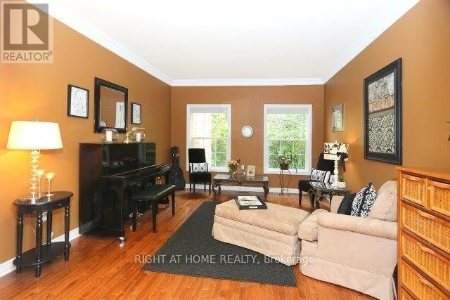 2 OAKVIEW PLACE Image 8