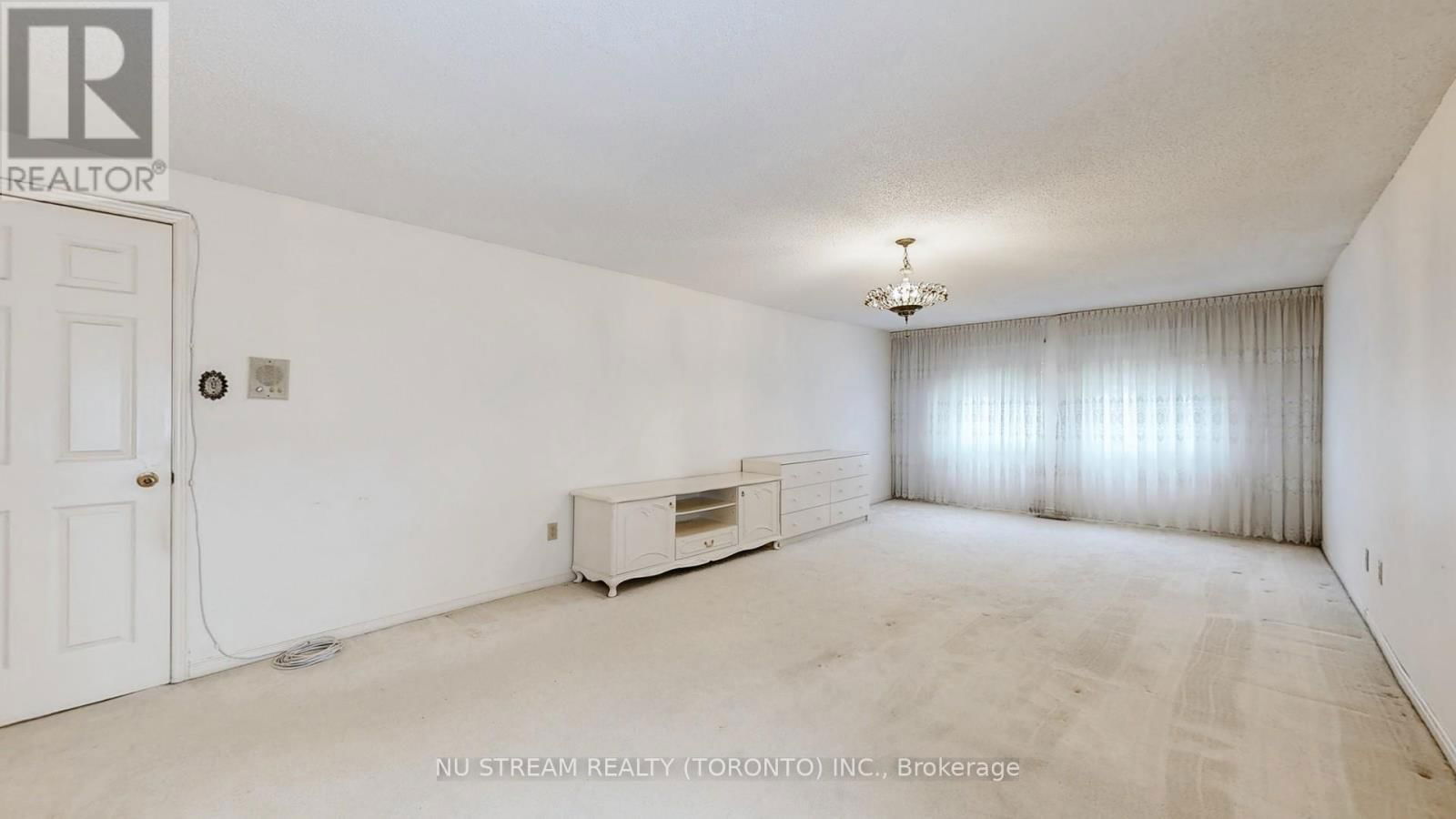 2 WINSTON ROAD Image 24