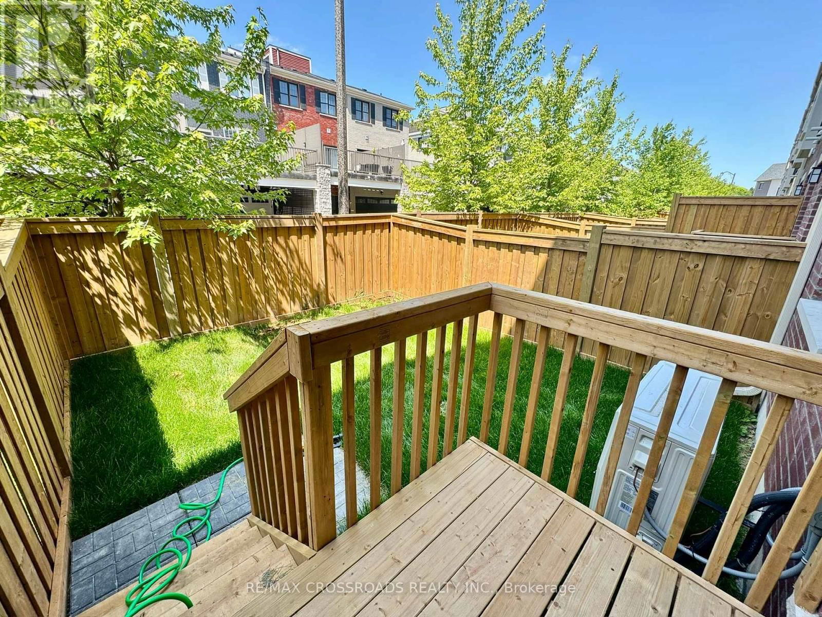 108 COVINGTON CRESCENT Image 40