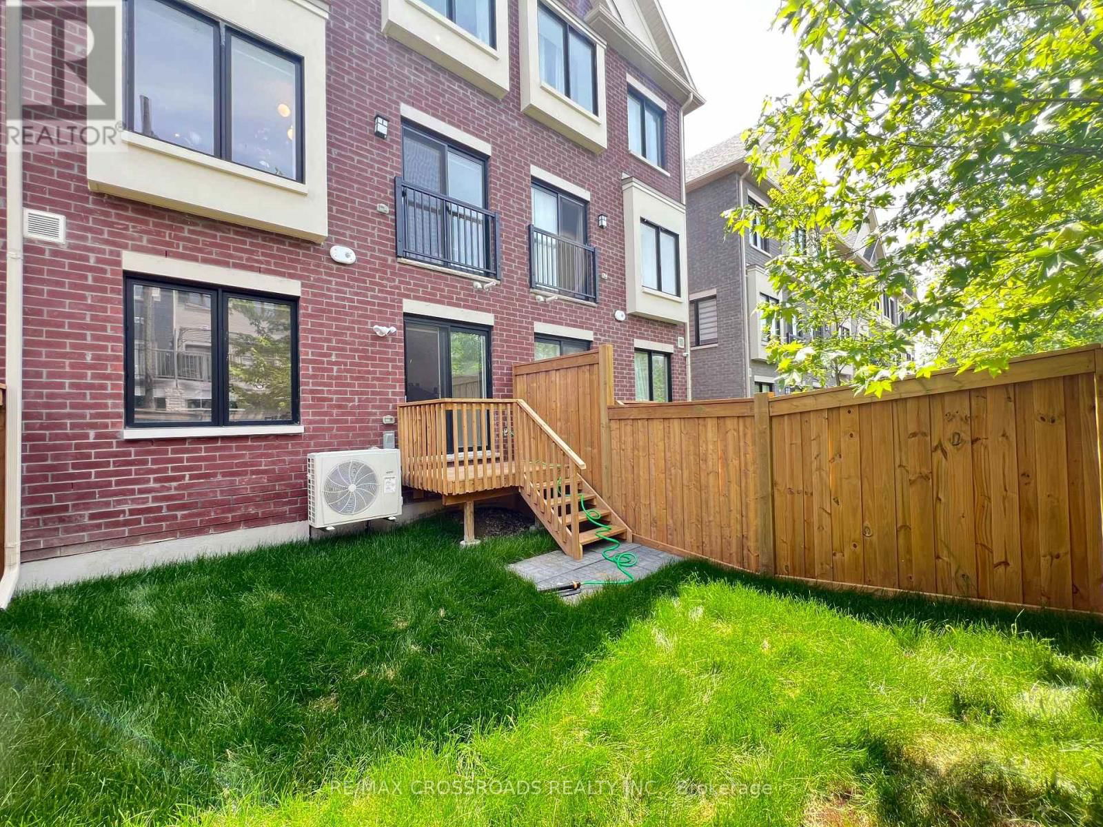 108 COVINGTON CRESCENT Image 42
