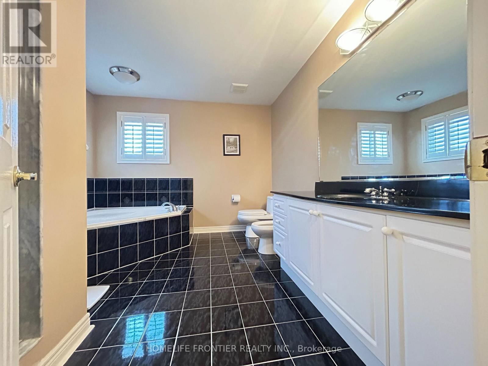 55 FORECASTLE ROAD Image 22