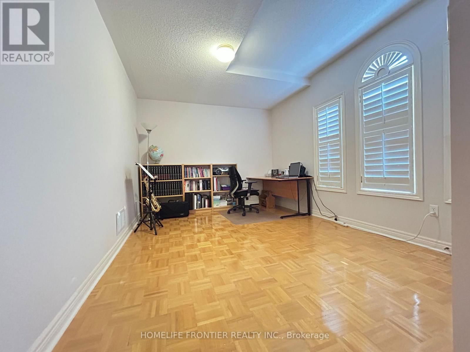 55 FORECASTLE ROAD Image 24