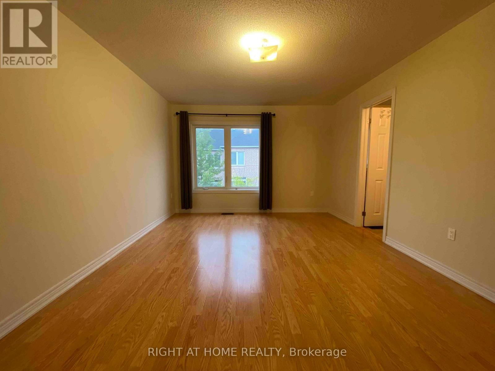 30 - 151 SILVERWOOD AVENUE Image 15
