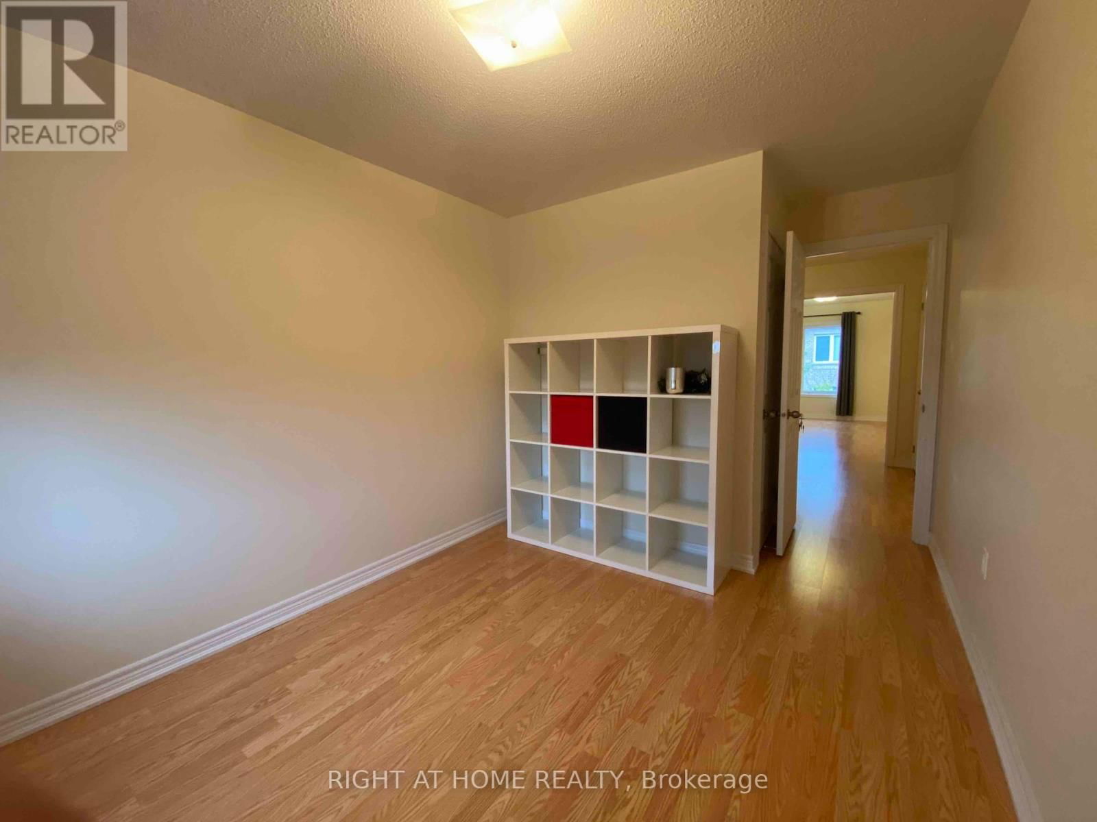 30 - 151 SILVERWOOD AVENUE Image 16