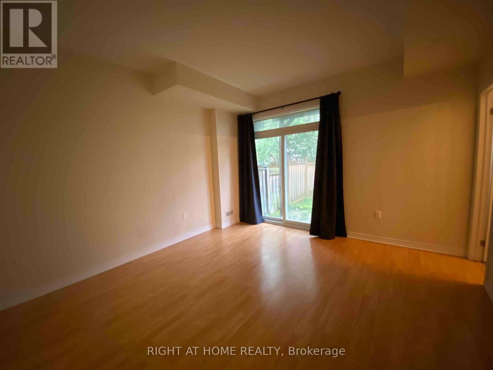 30 - 151 SILVERWOOD AVENUE Image 4