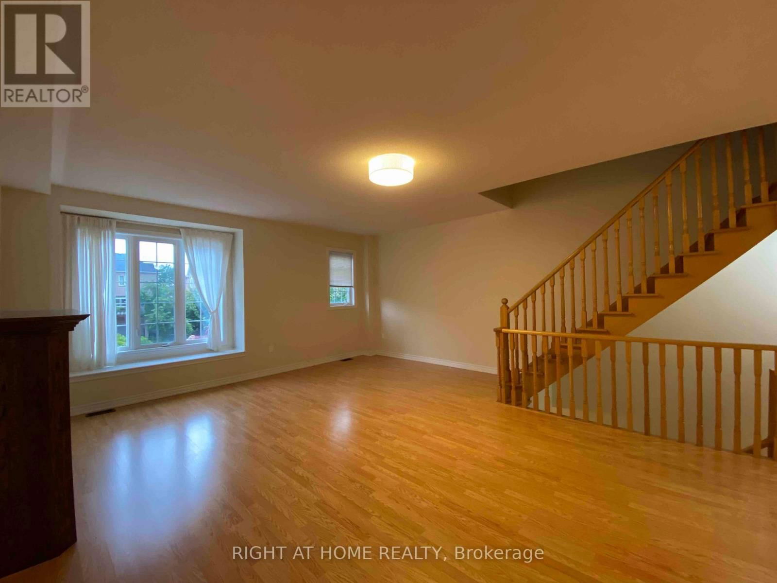 30 - 151 SILVERWOOD AVENUE Image 9