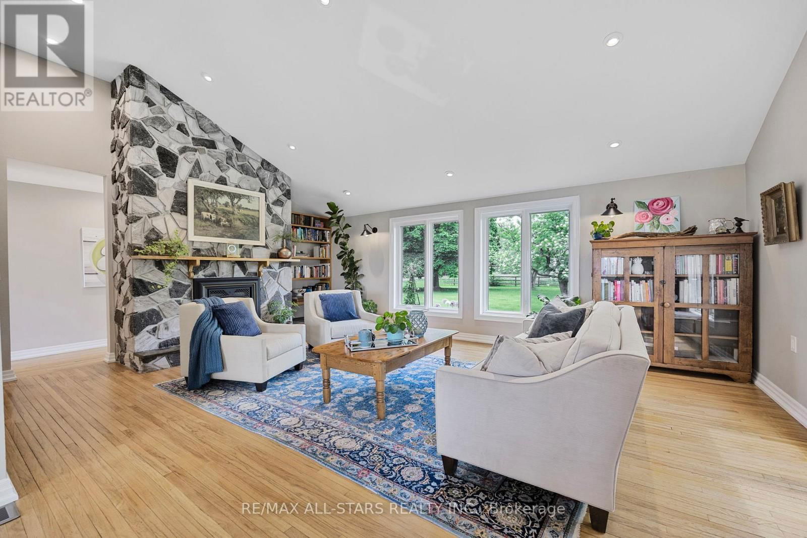 10240 4 CORNERS Image 14