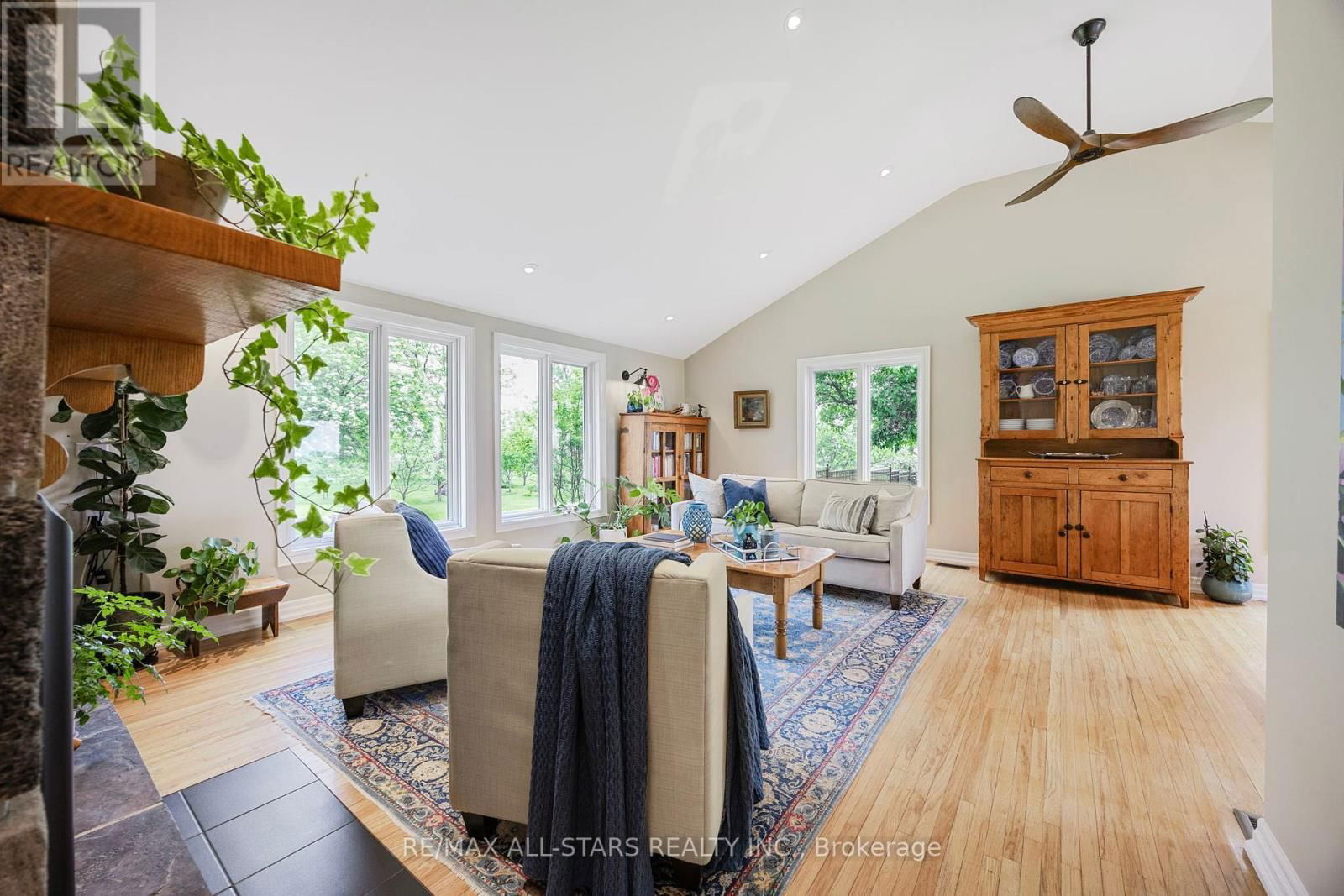 10240 4 CORNERS Image 15