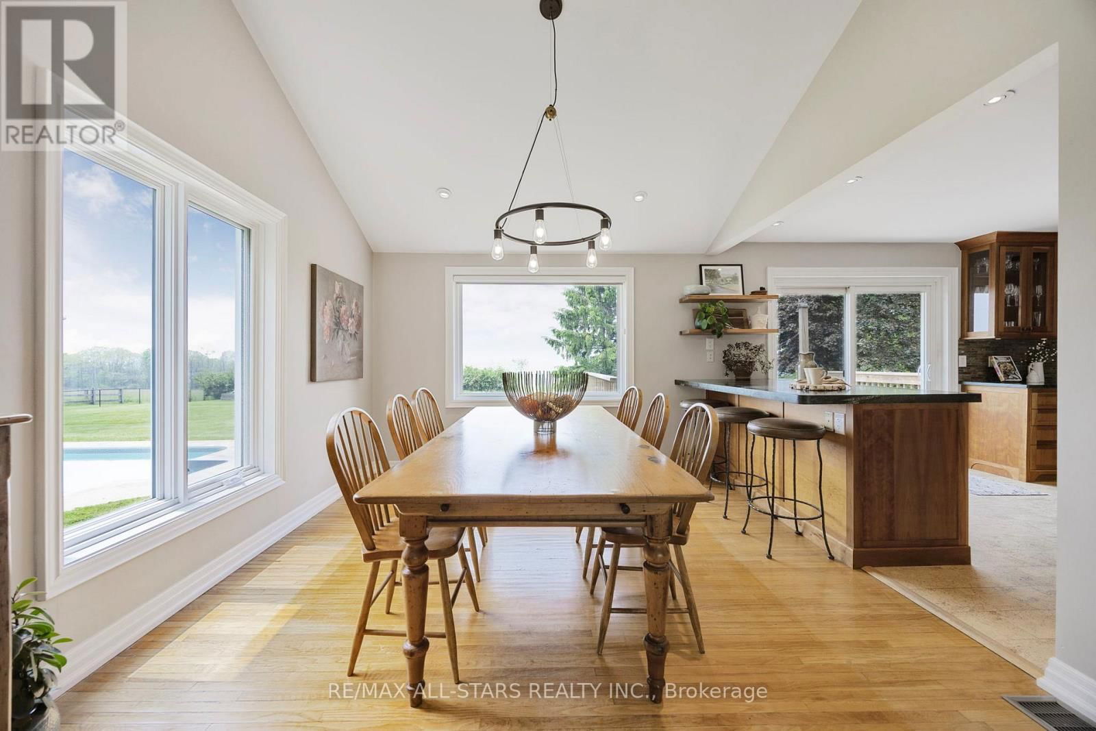 10240 4 CORNERS Image 16