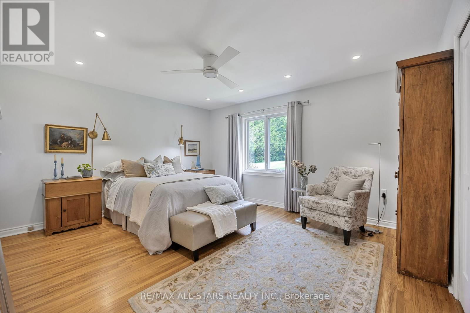 10240 4 CORNERS Image 21