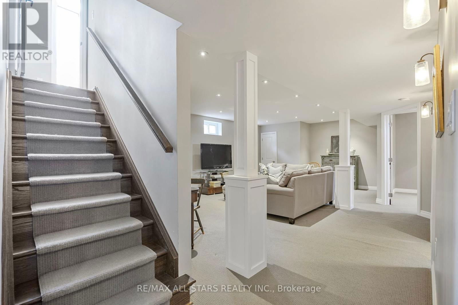 10240 4 CORNERS Image 26