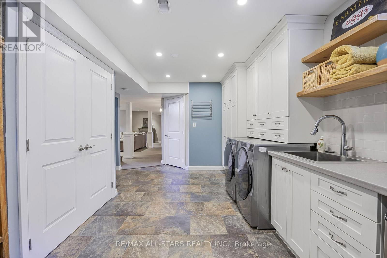 10240 4 CORNERS Image 34