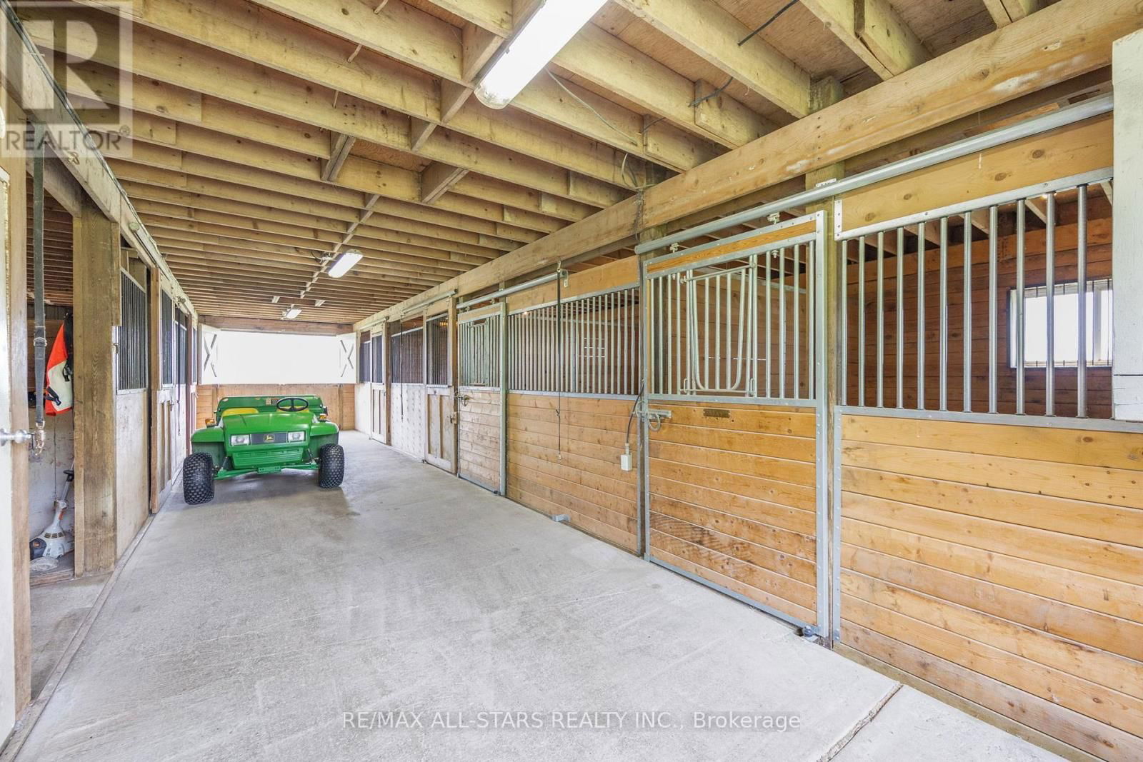 10240 4 CORNERS Image 37