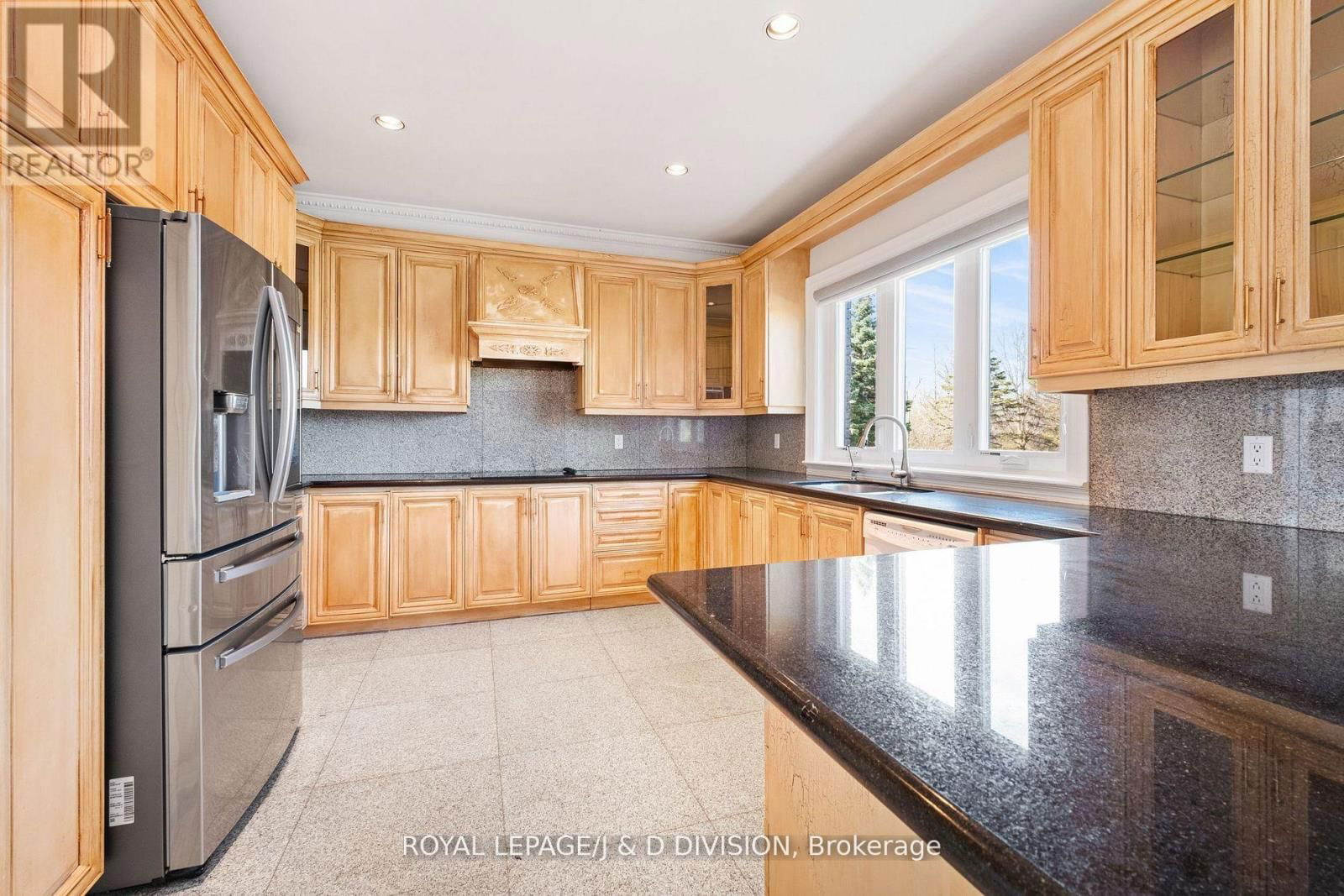 19 LOGAN COURT Image 10