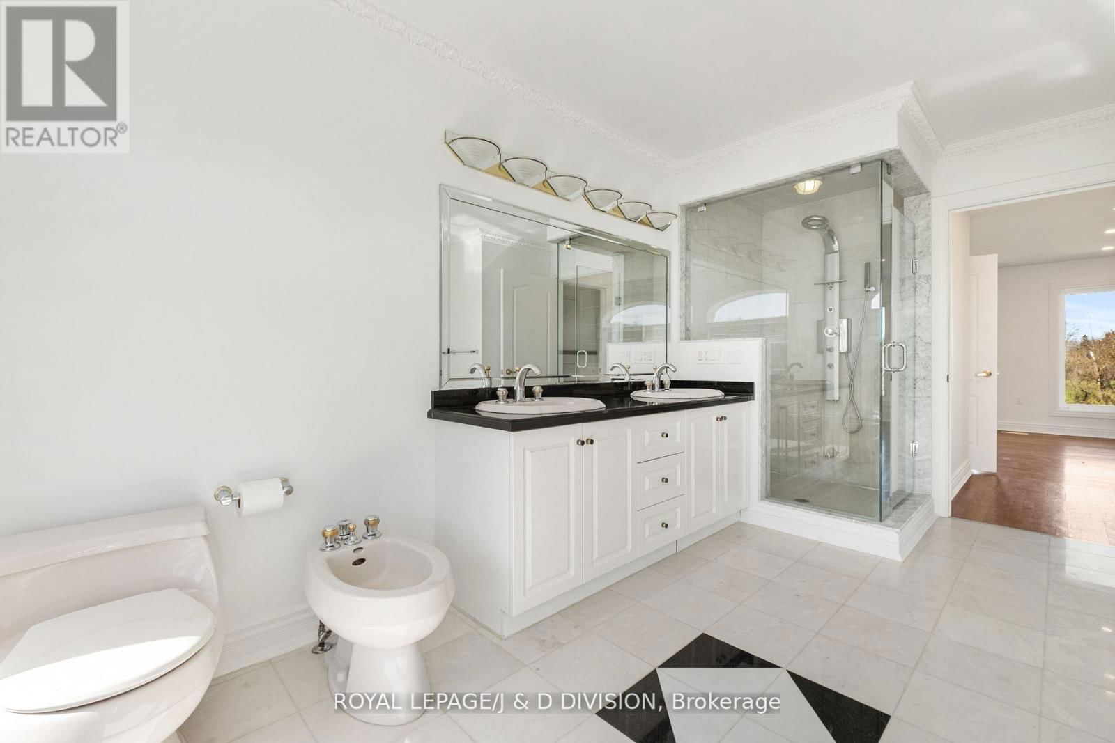 19 LOGAN COURT Image 19