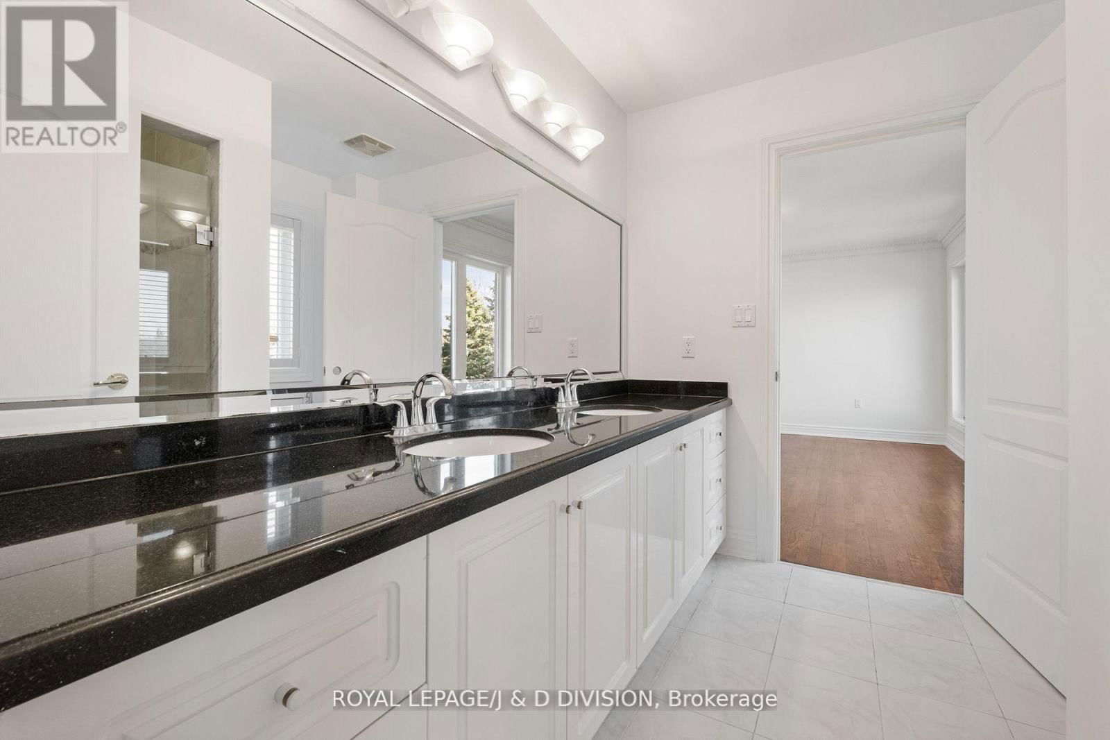 19 LOGAN COURT Image 24