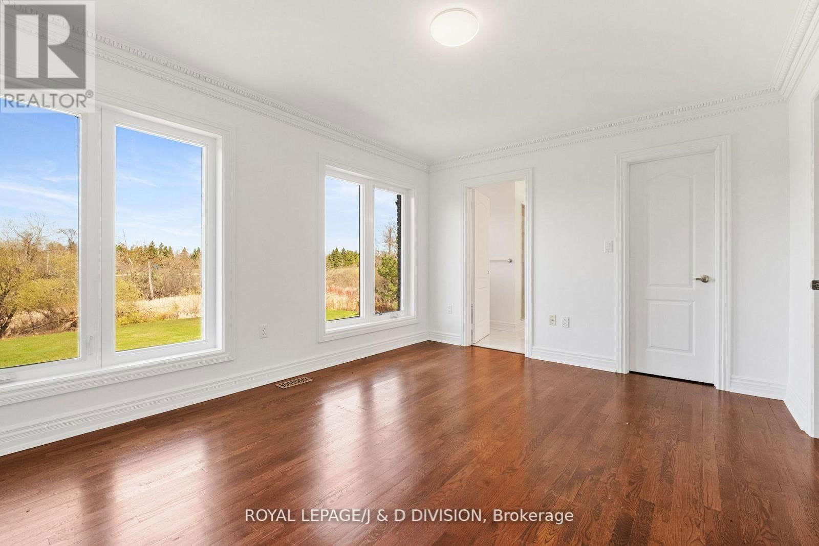 19 LOGAN COURT Image 26