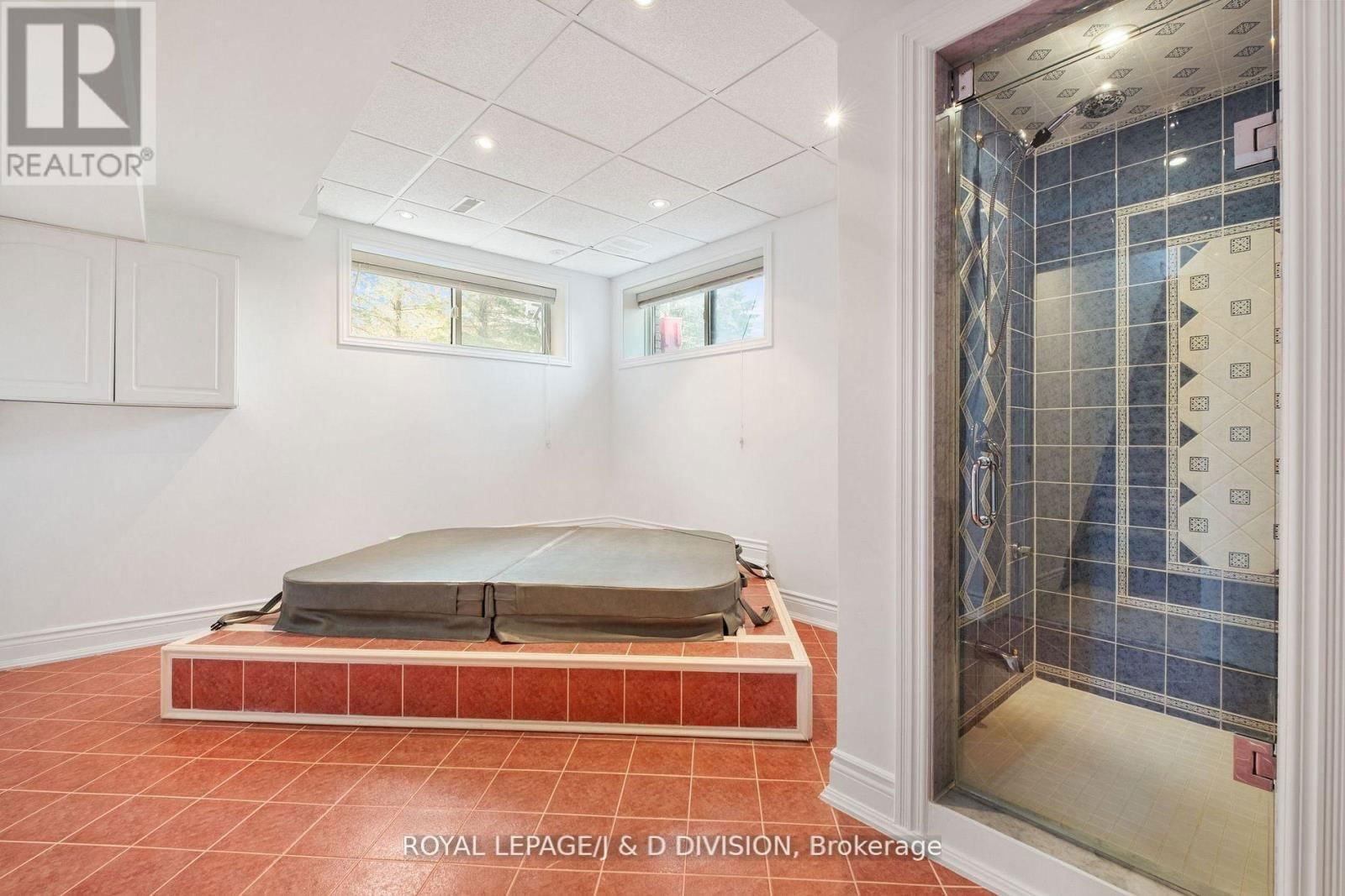 19 LOGAN COURT Image 30