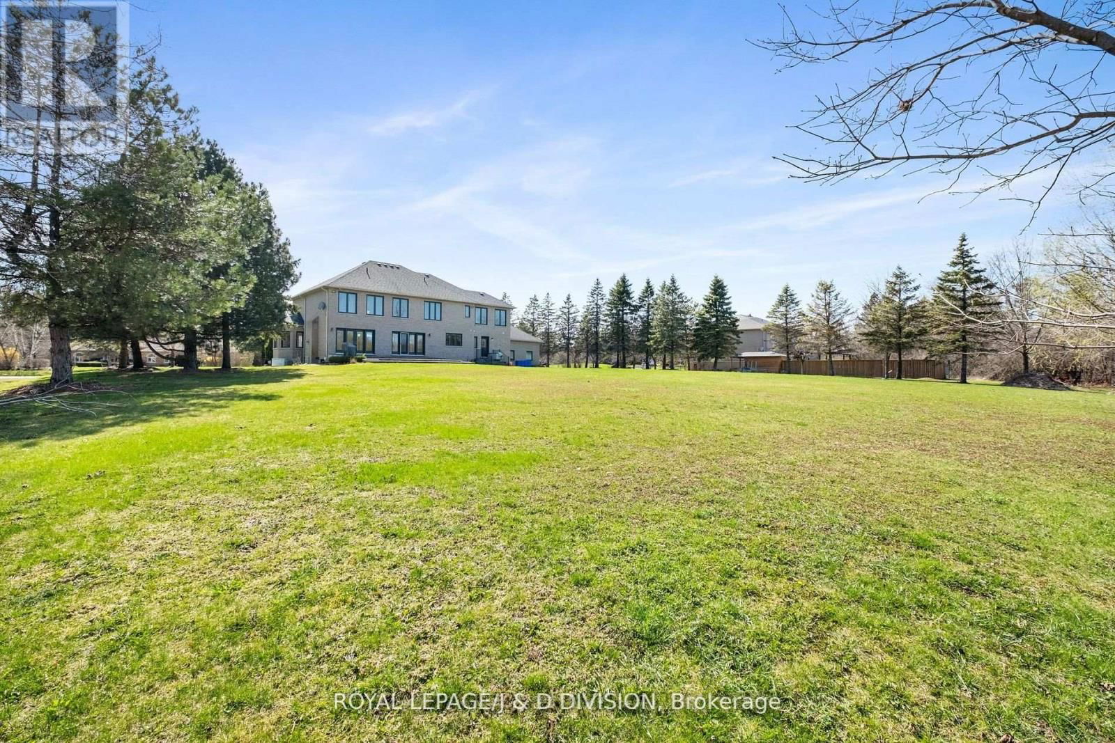 19 LOGAN COURT Image 35