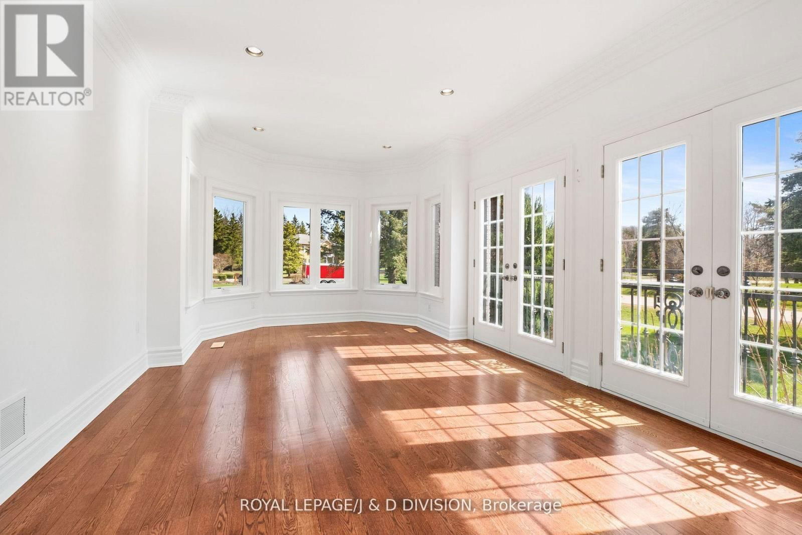 19 LOGAN COURT Image 5