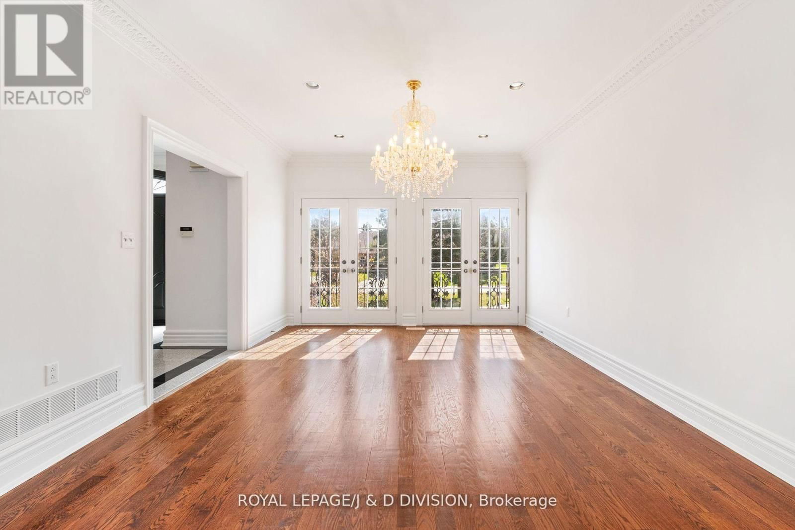 19 LOGAN COURT Image 7