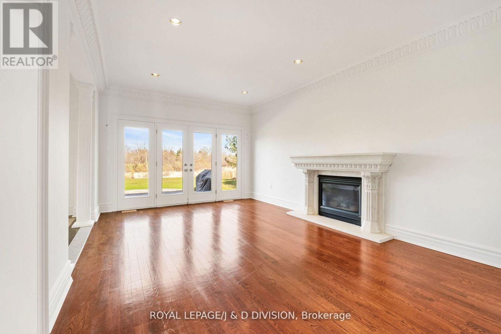 19 LOGAN COURT Image 8