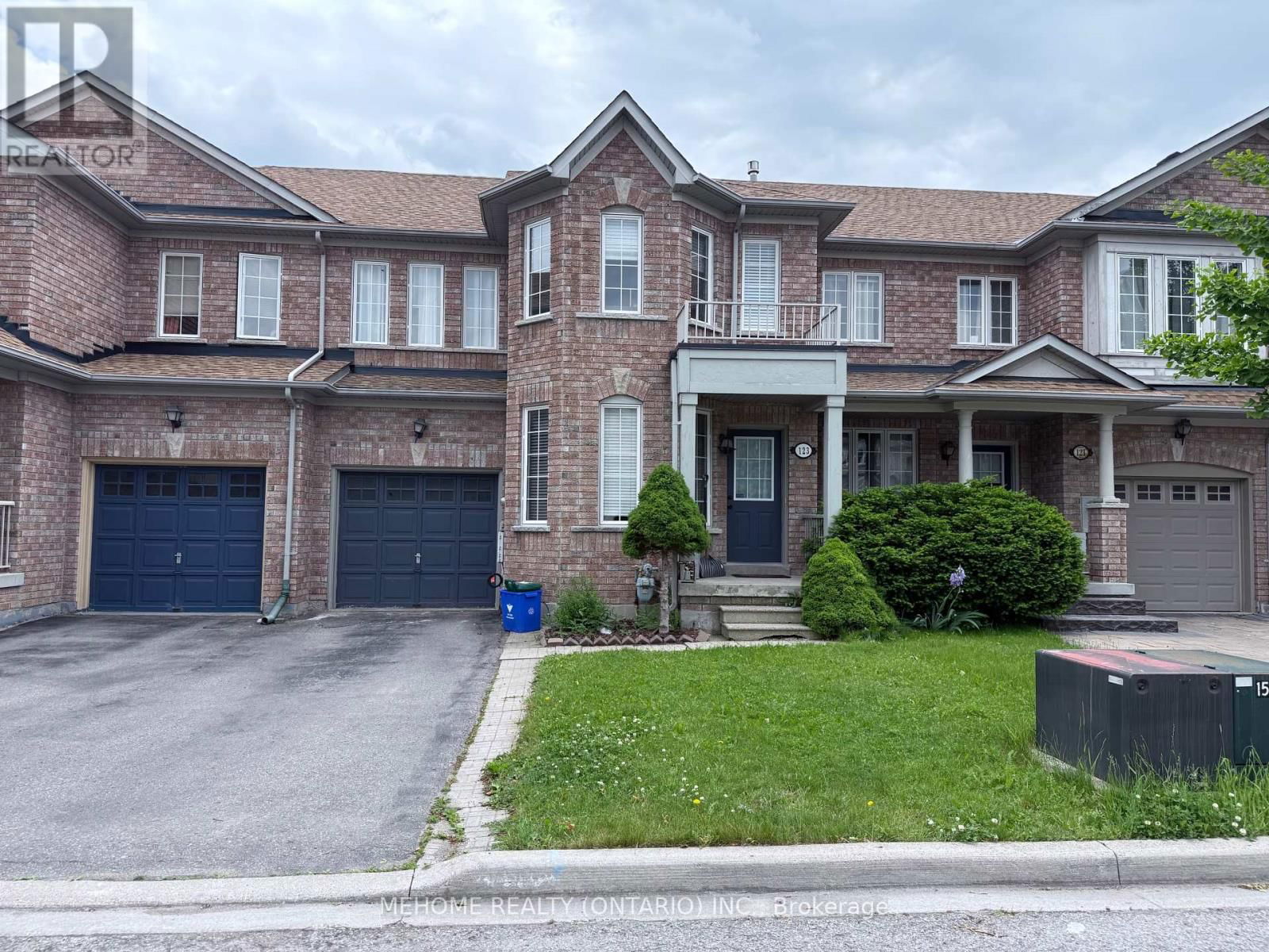 123 RIDEAU DRIVE Image 1