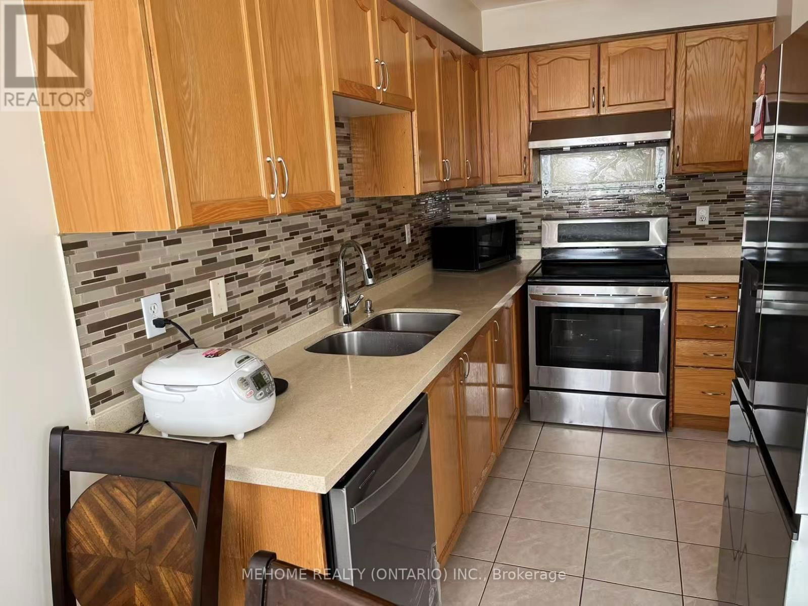 123 RIDEAU DRIVE Image 2