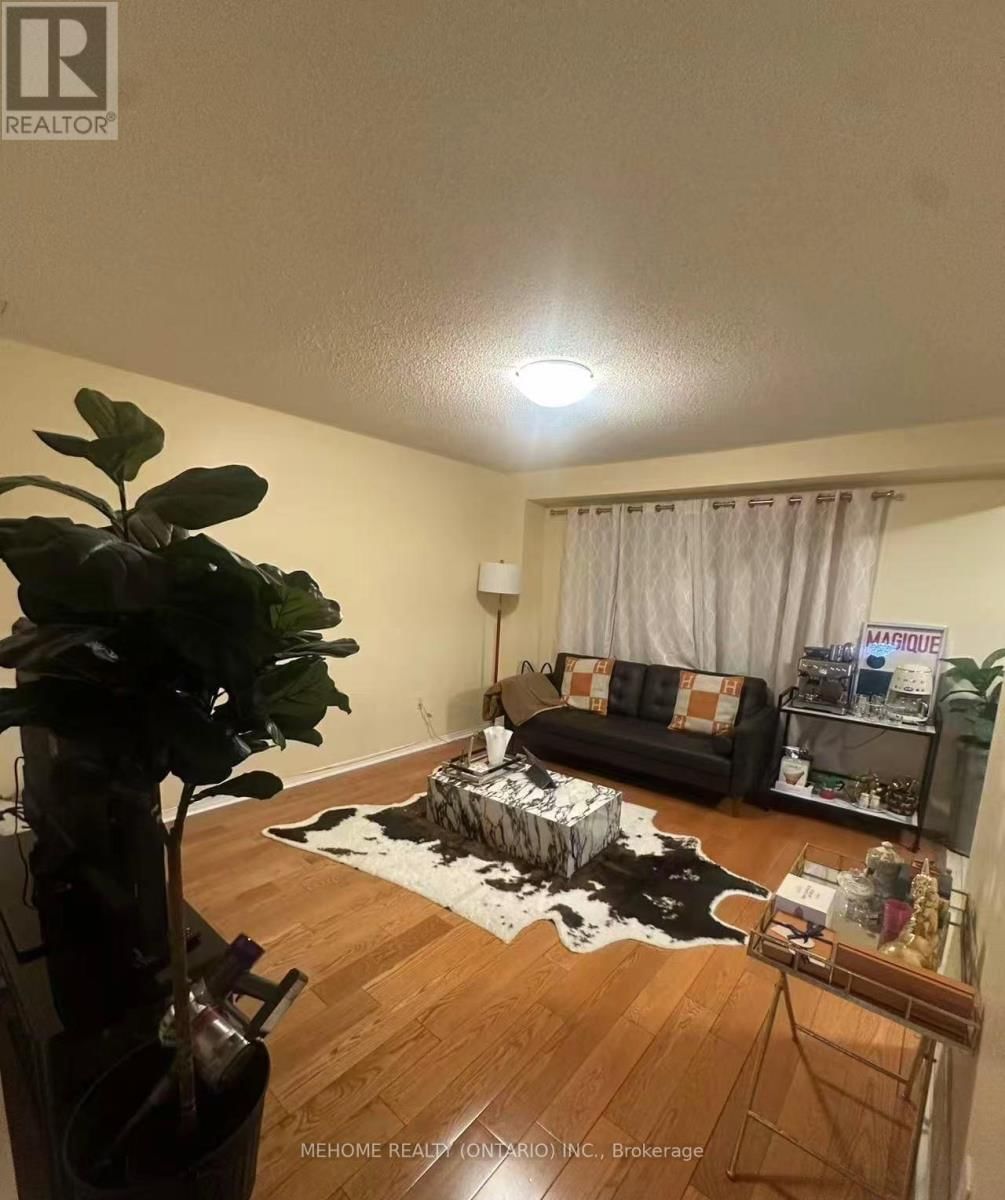 123 RIDEAU DRIVE Image 4