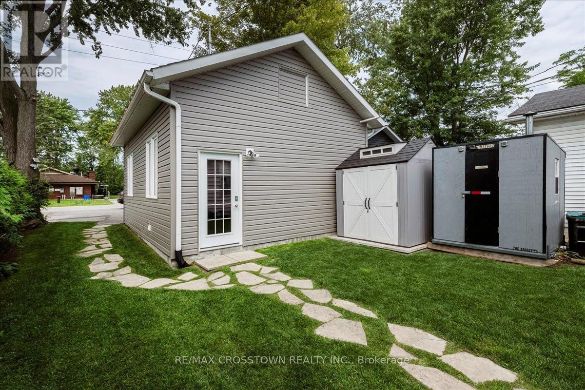 2301 CRYSTAL BEACH ROAD Image 10