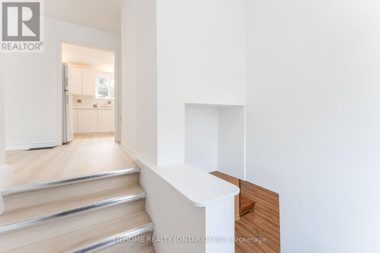 230 EAST STREET Image 27
