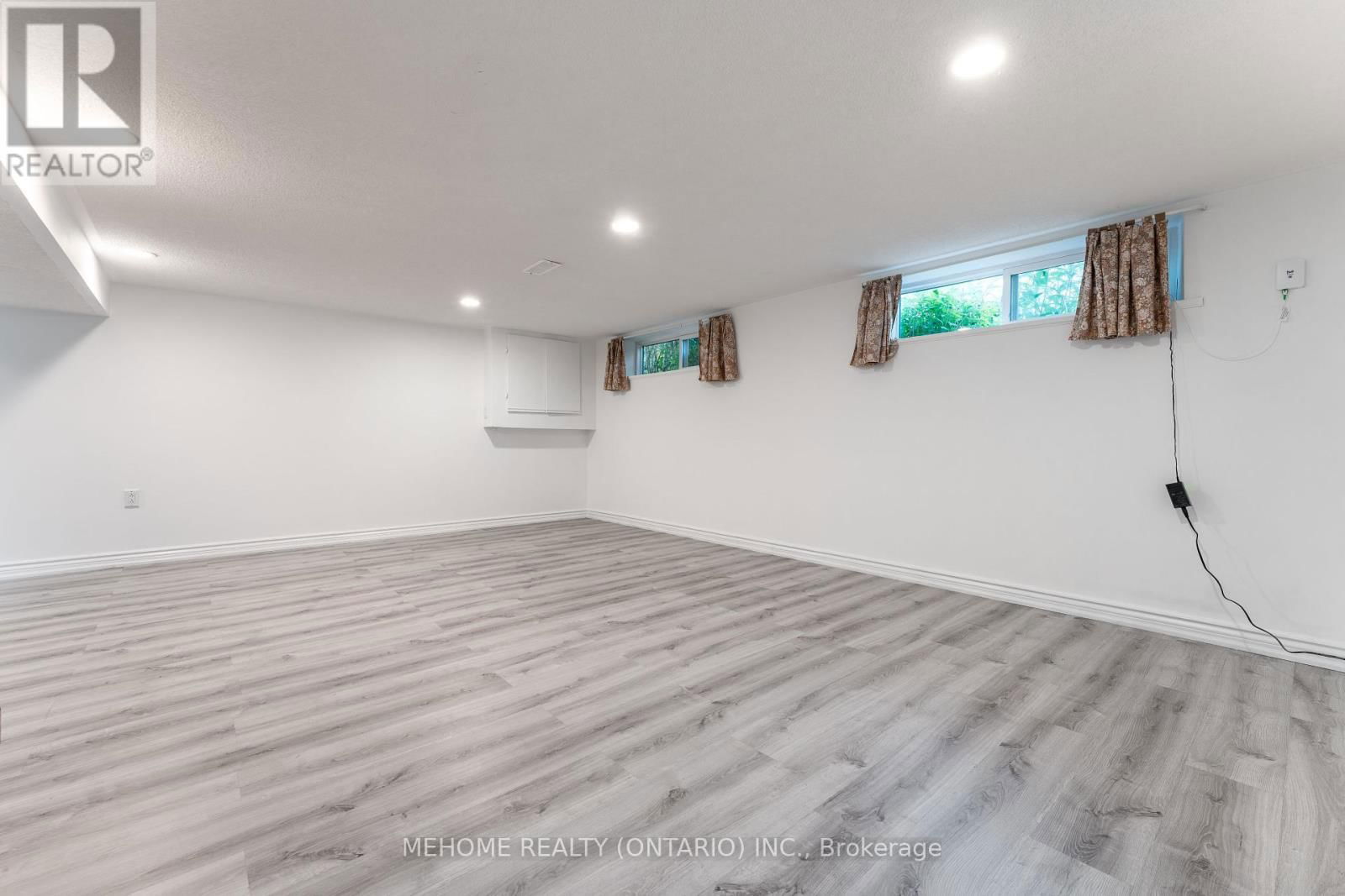 230 EAST STREET Image 30