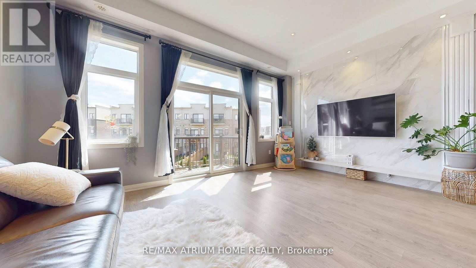 143 ARIANNA CRESCENT WEST Image 3