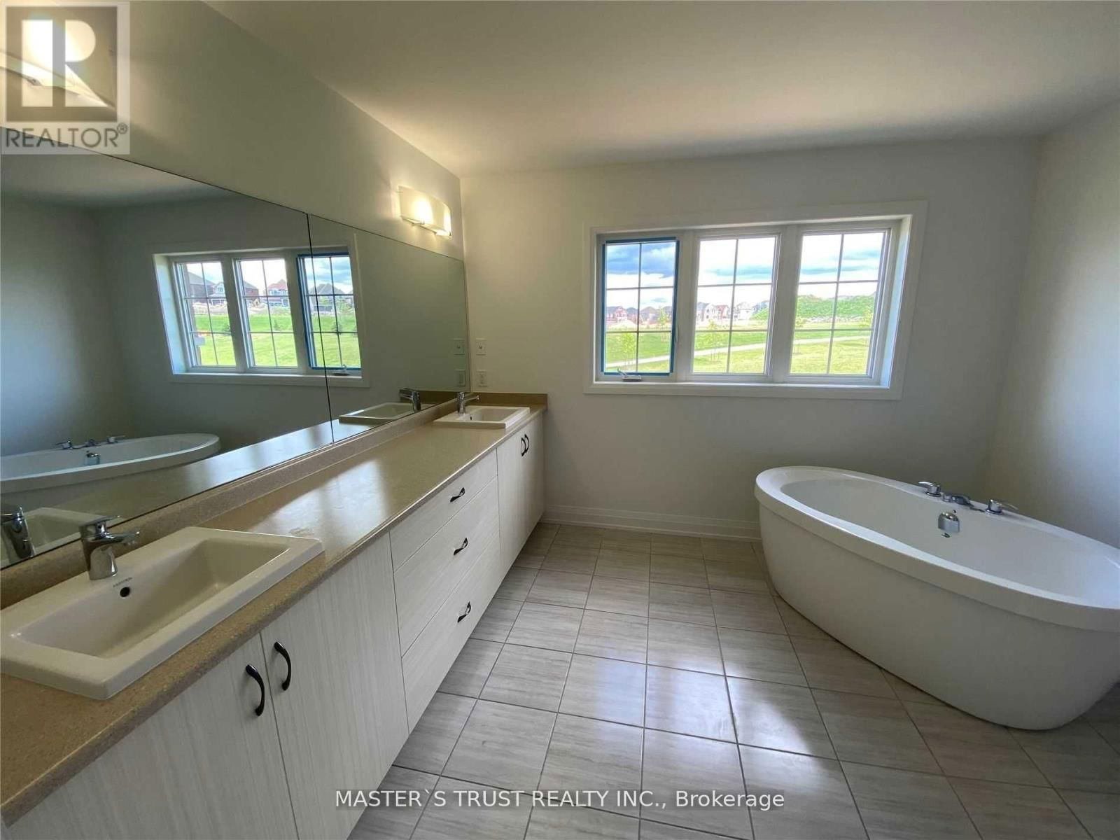 102 FRANK KELLY DRIVE Image 10