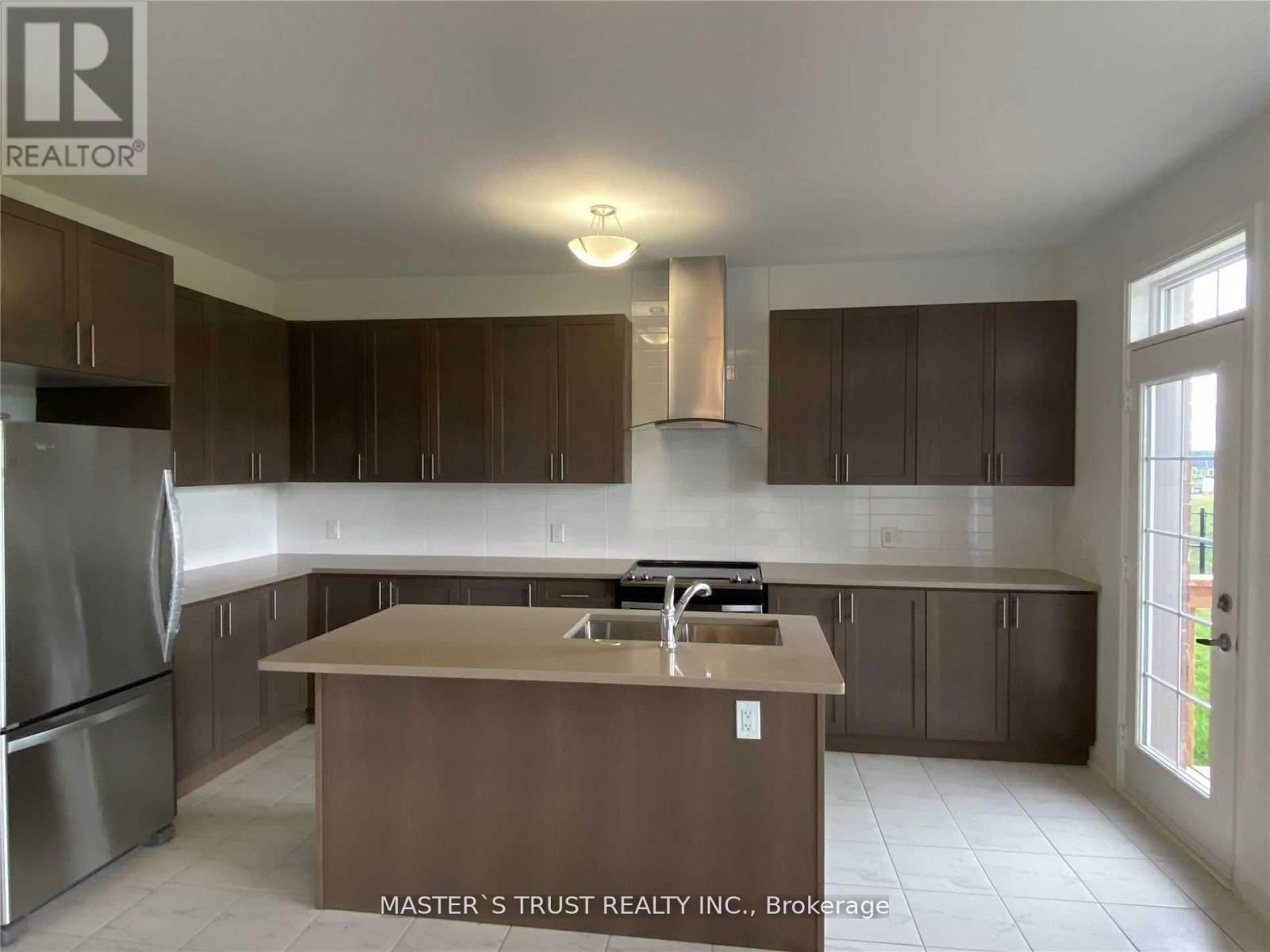 102 FRANK KELLY DRIVE Image 3