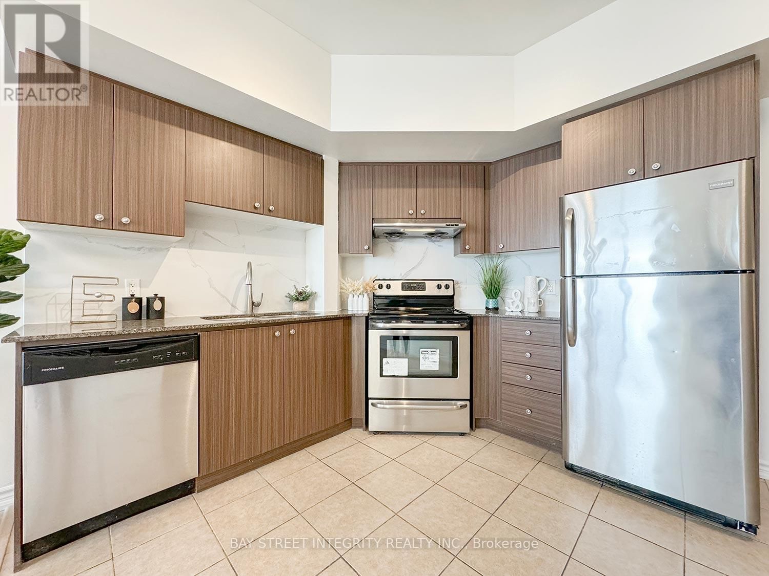 316 - 8323 KENNEDY ROAD Image 3