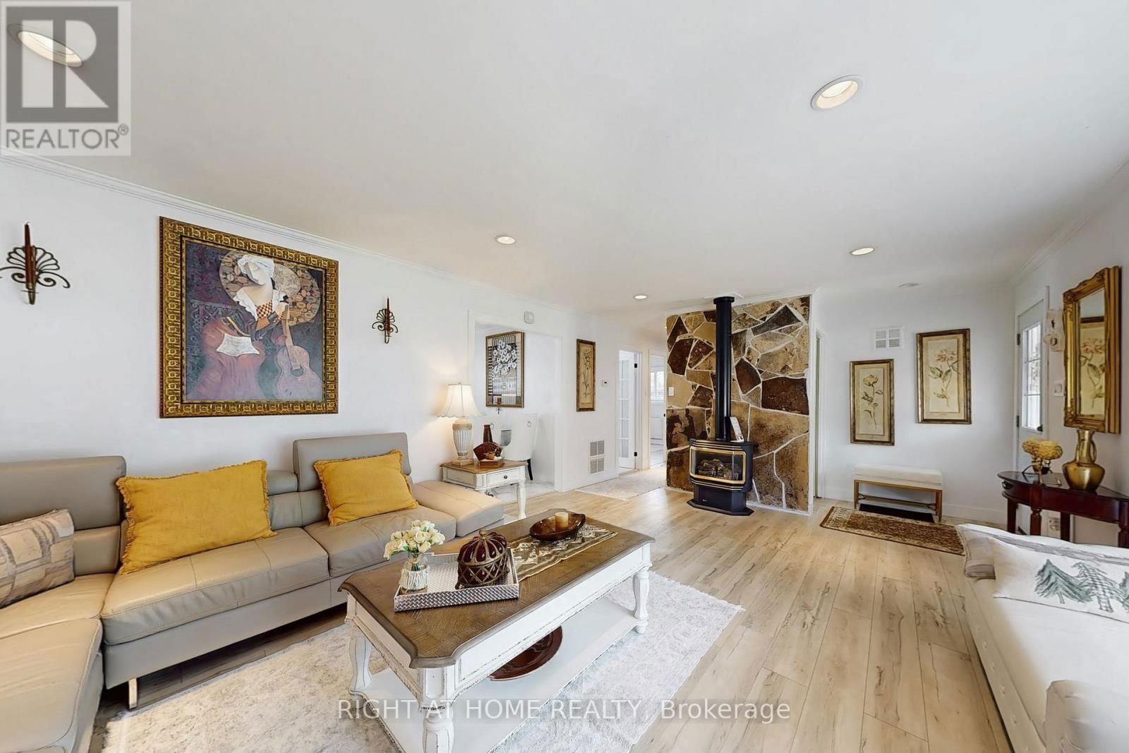 1129 LINDY LANE Image 12