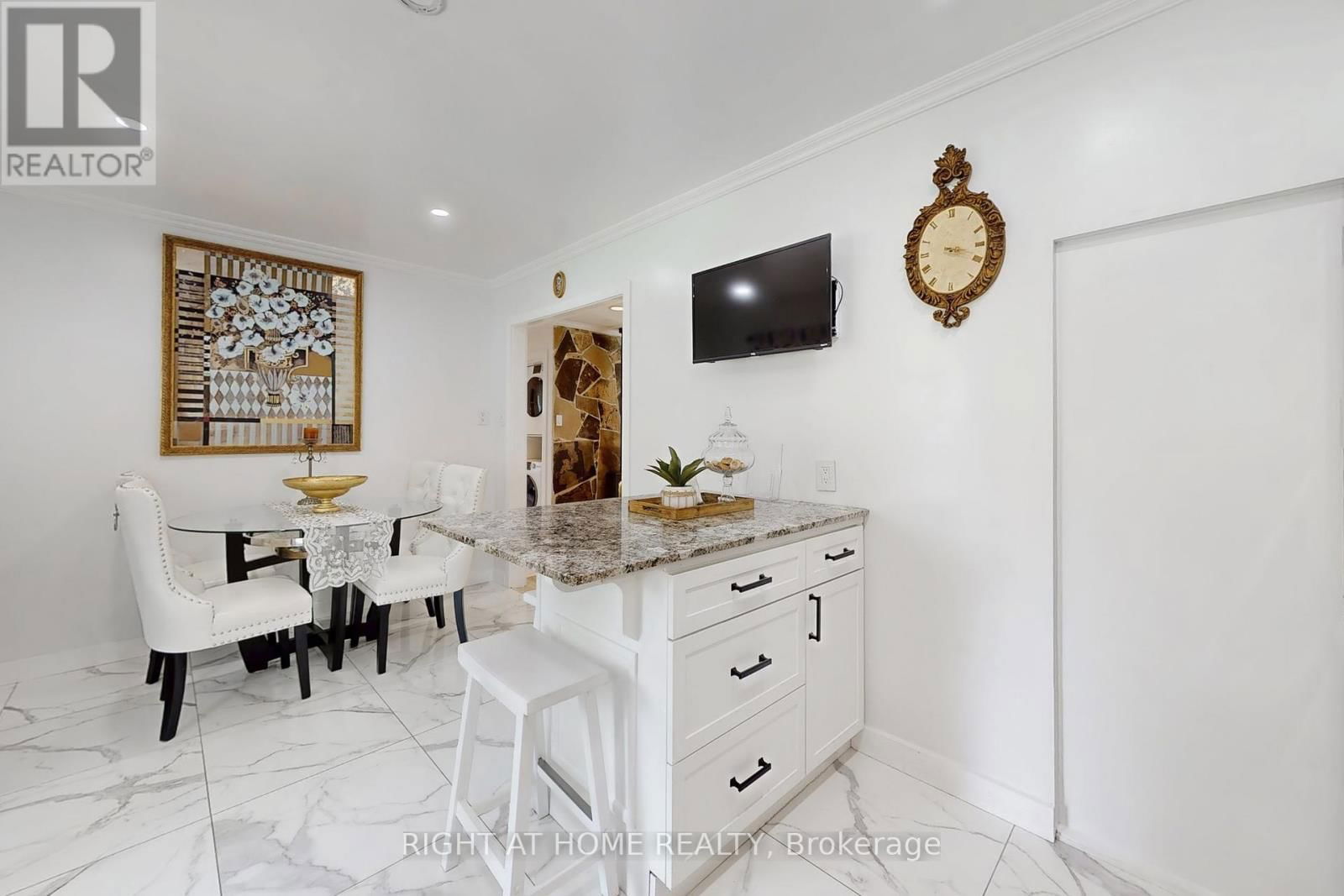 1129 LINDY LANE Image 15