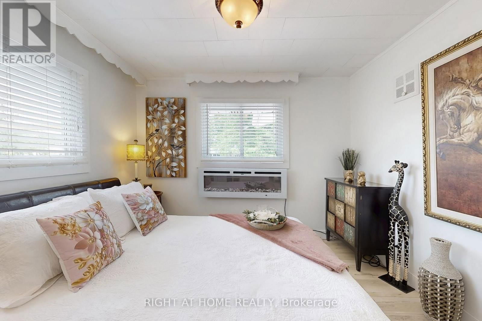 1129 LINDY LANE Image 19